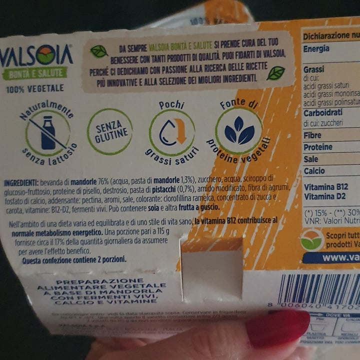 photo of Valsoia yogurt al pistacchio shared by @francescarest on  04 May 2024 - review