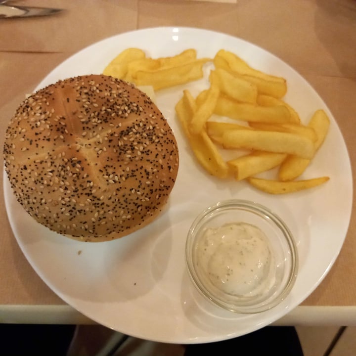 photo of Sol Veggie Burger Riojana shared by @sheerabs on  26 Nov 2023 - review