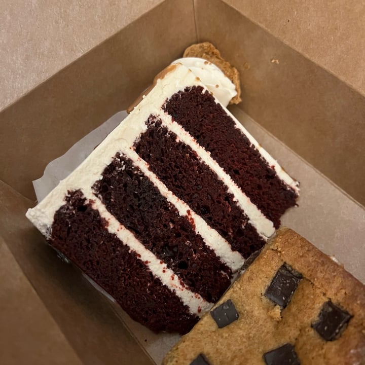 photo of Valhalla Bakery cookie butter red velvet cake shared by @aubreyj27 on  29 Apr 2024 - review