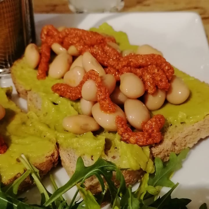 photo of Welldone Burger Bologna (Kiosk via Calori) Avocado vegan toast shared by @asiagaleotti on  10 Feb 2024 - review