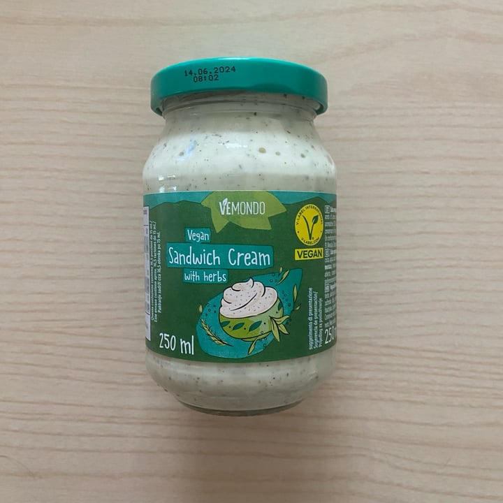 photo of Vemondo Vegan sandwich cream with herbs shared by @isabella7 on  23 Aug 2023 - review