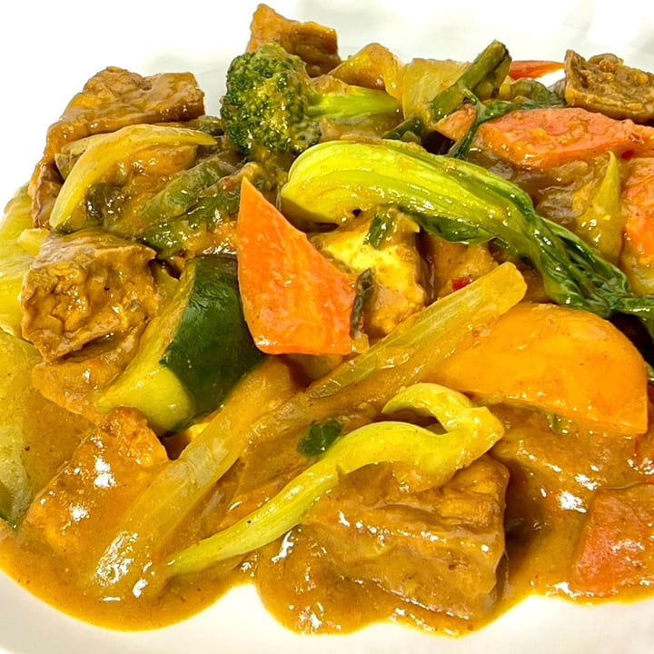 photo of Uncle Tsang's Kitchen Curry Veggie Tofu shared by @pdxveg on  13 Apr 2024 - review
