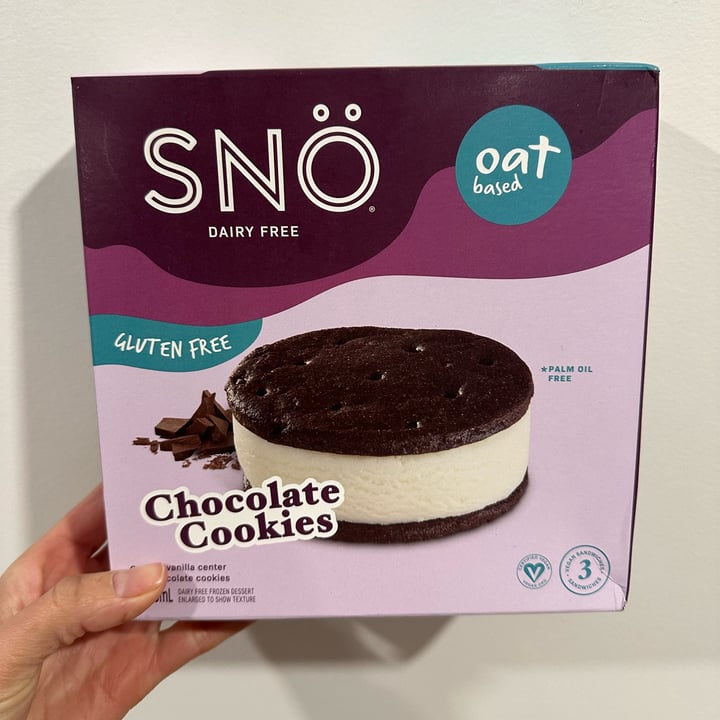 photo of Snö Cookies & Cream Frozen Dessert Sandwiches shared by @nanepessoa on  01 Apr 2024 - review