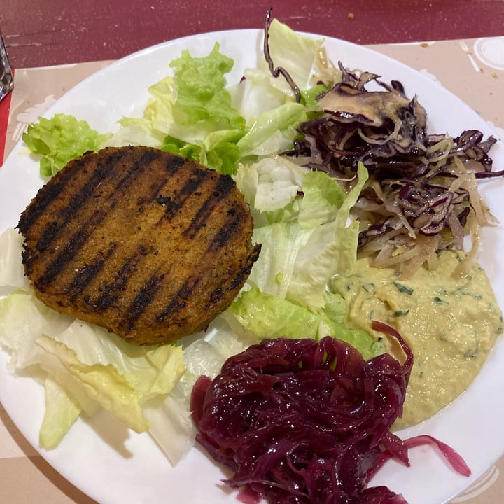 photo of Genuino Cibo Contadino burger vegano shared by @chiar4paolucci on  05 Mar 2024 - review