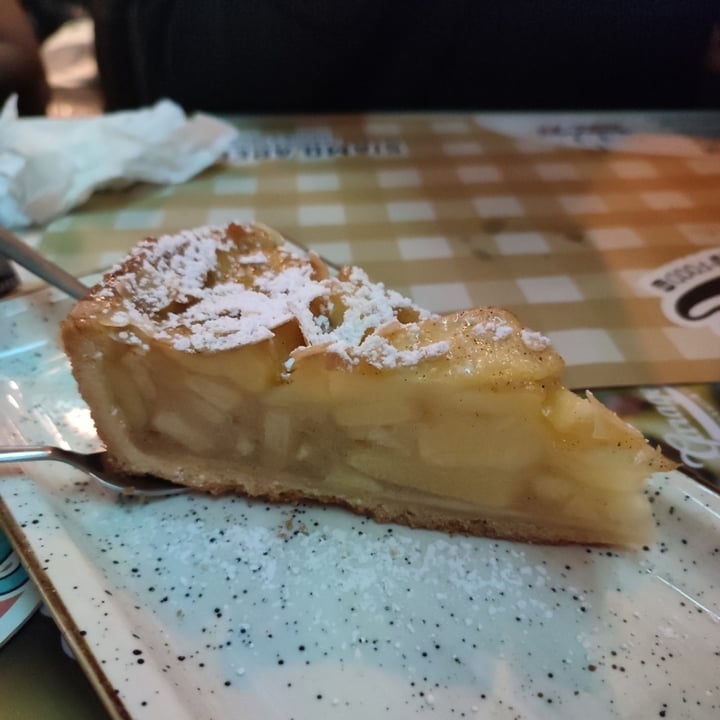 photo of Garage Pub Apple Pie shared by @monica86 on  07 Feb 2024 - review