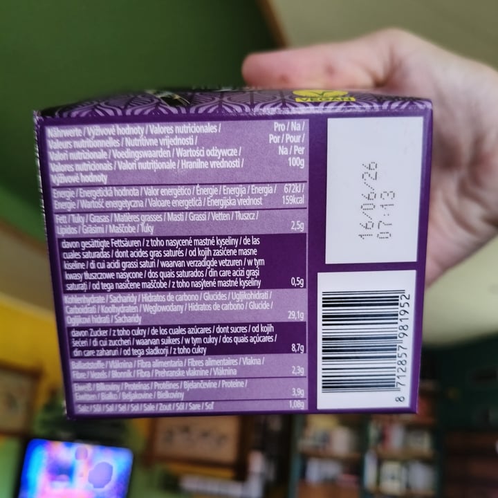 photo of Asian favorites vegan pad thai noodles shared by @komorebima on  15 Aug 2025 - review