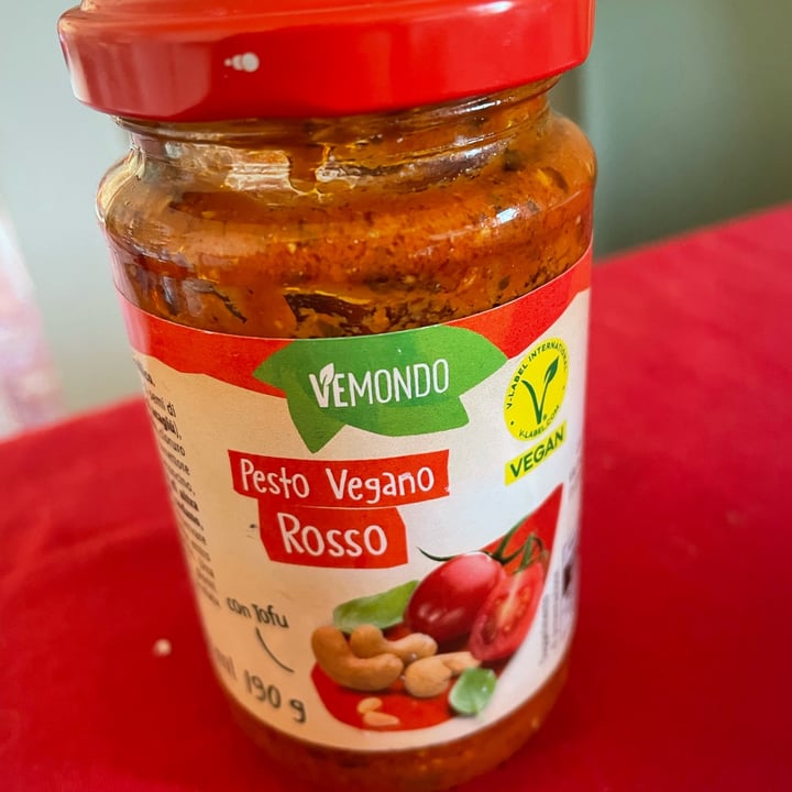 photo of Vemondo Vegan pesto rosso shared by @lendeene on  24 Jan 2024 - review
