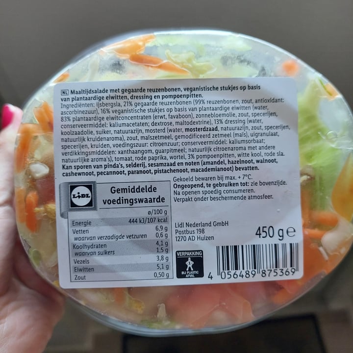 photo of Chef Select Vegan kip maaltijdsalade shared by @frendssnotfood on  02 May 2024 - review