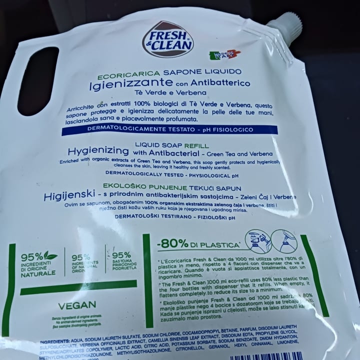 photo of Fresh&Clean ricarica sapone liquido igienizzante con antibatterico shared by @giancarlo on  15 Feb 2024 - review