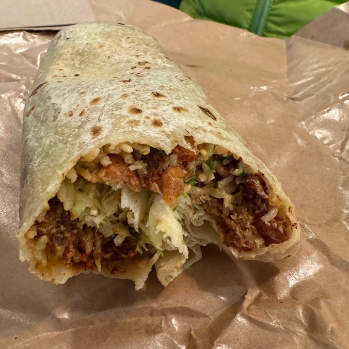 photo of Tacofino Squamish Vegan Krispy Chikun burrito shared by @yumi on  06 Jan 2025 - review