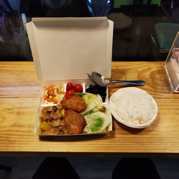 photo of 素心園健康素食館 Vegetarian buffet shared by @bengtang on  31 Aug 2025 - review
