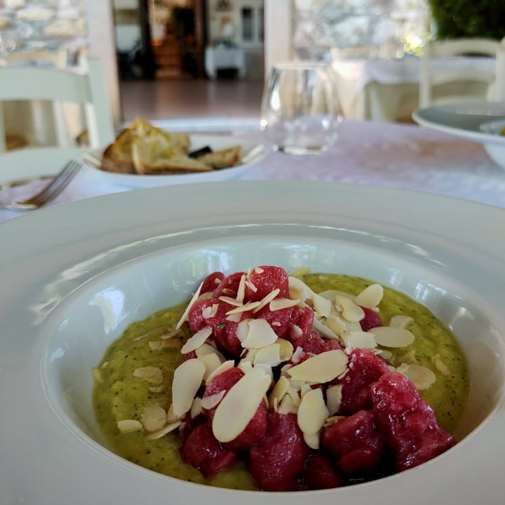 photo of Ristorante Enoteca “ Osteria del Lago” Bolsena Gnocchi Alla Rapa Rossa Con Crema Di Zucchine E Scale Di Mandorle shared by @moonshade on  24 Aug 2023 - review