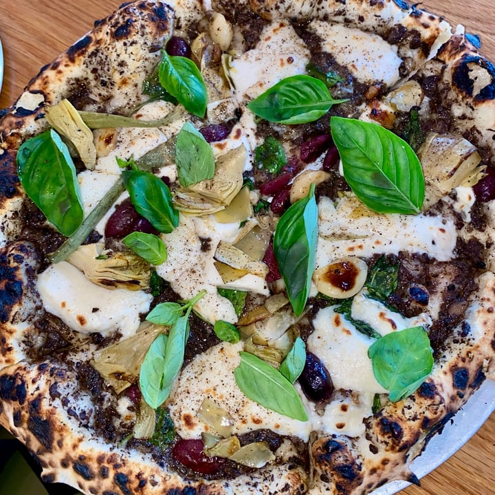 photo of Pizza Bros Vegan Pizza shared by @blacklilyleaf on  25 Feb 2025 - review