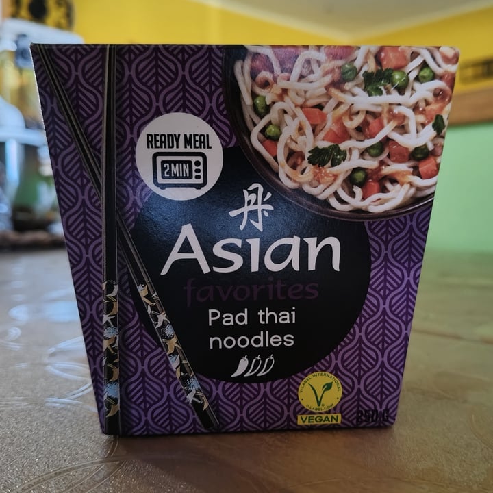 photo of Asian favorites vegan pad thai noodles shared by @komorebima on  15 Aug 2025 - review
