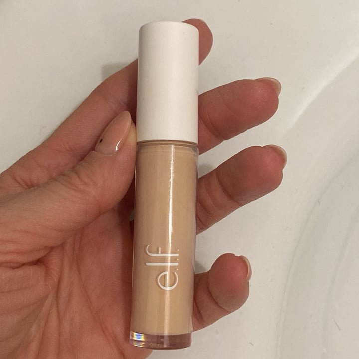 photo of e.l.f. Cosmetics Hydrating Camo Concealer shared by @ema79 on  16 Nov 2024 - review