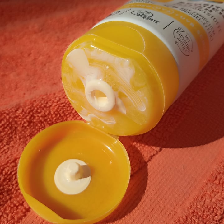 photo of Alverde Naturkosmetik Sensitiv Sonnen-milch shared by @ghocri on  23 Feb 2025 - review
