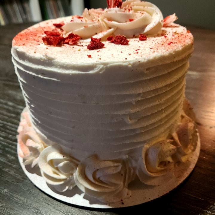photo of The Pastry Factory, LLC Vegan The Pretty Woman Cake shared by @picklesnickels on  16 Nov 2024 - review