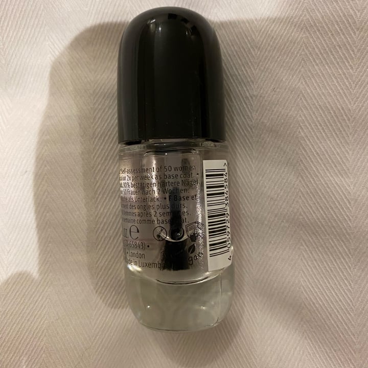 photo of Essence  super strong 2in1 base & top coat shared by @reshmikhan on  11 Dec 2023 - review