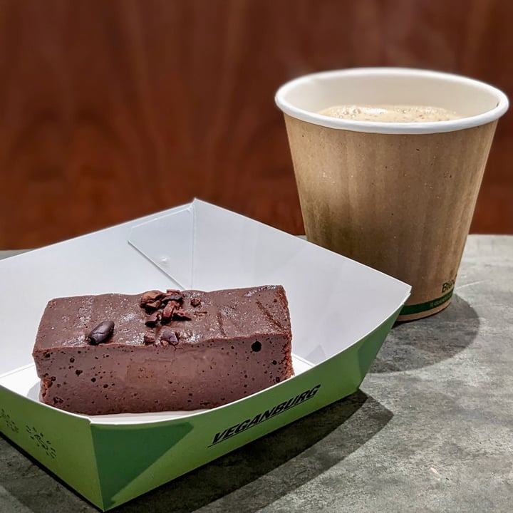 photo of VEGANBURG Woodleigh Brownie shared by @xinru-t on  29 Nov 2023 - review