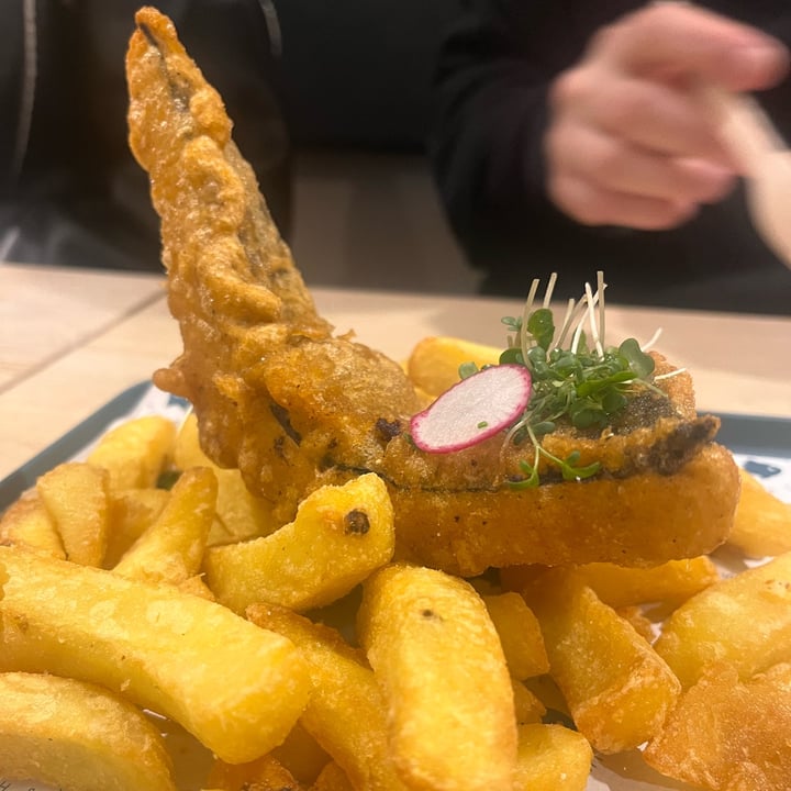photo of No Catch vegan fish and chips shared by @coradvil on  31 Mar 2024 - review