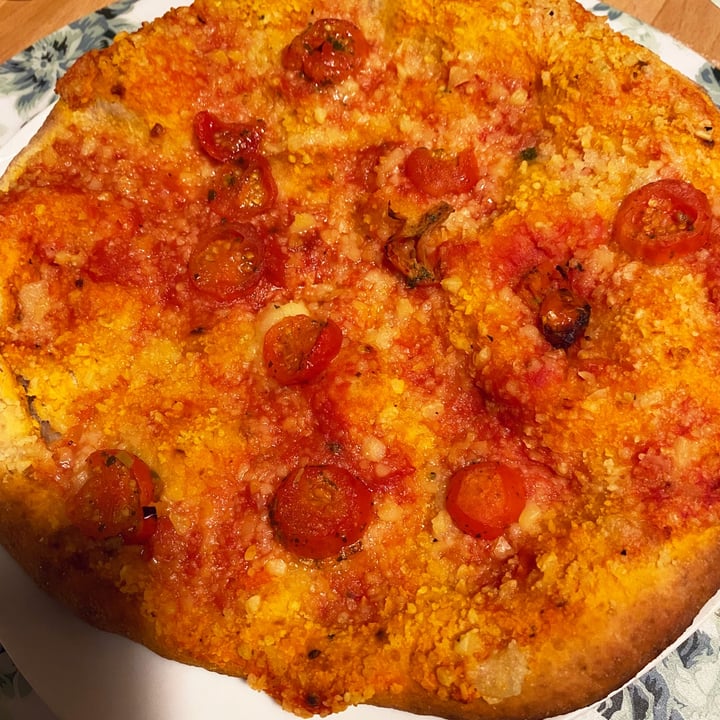 photo of Vemondo Vegan pizza Margherita shared by @hail-seitan on  12 Apr 2024 - review
