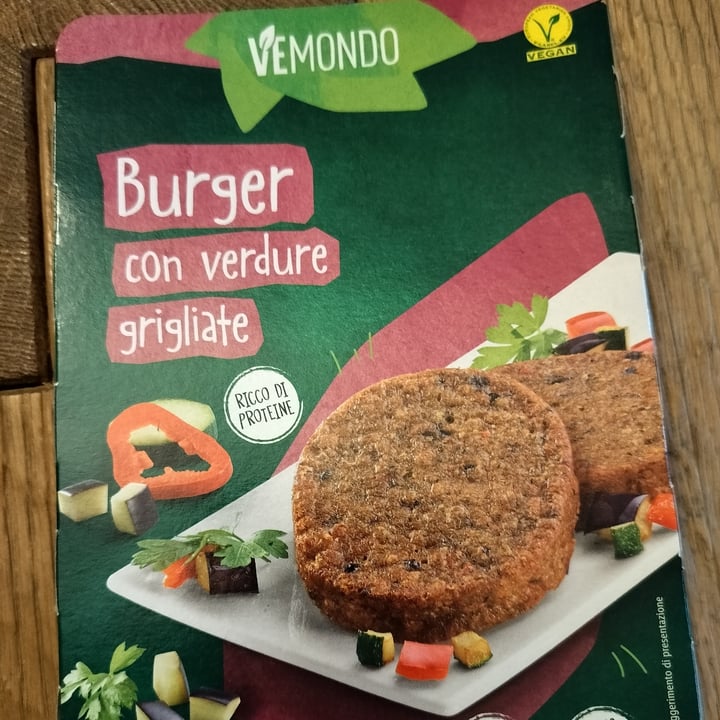 photo of Vemondo 2 Burger Con Verdure Grigliate shared by @laura6675 on  23 Apr 2024 - review