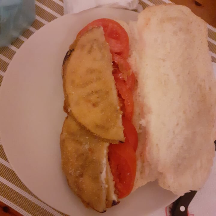 photo of Scialae panino  pomodoro e melanzane fritte shared by @queenmary on  22 Sep 2023 - review