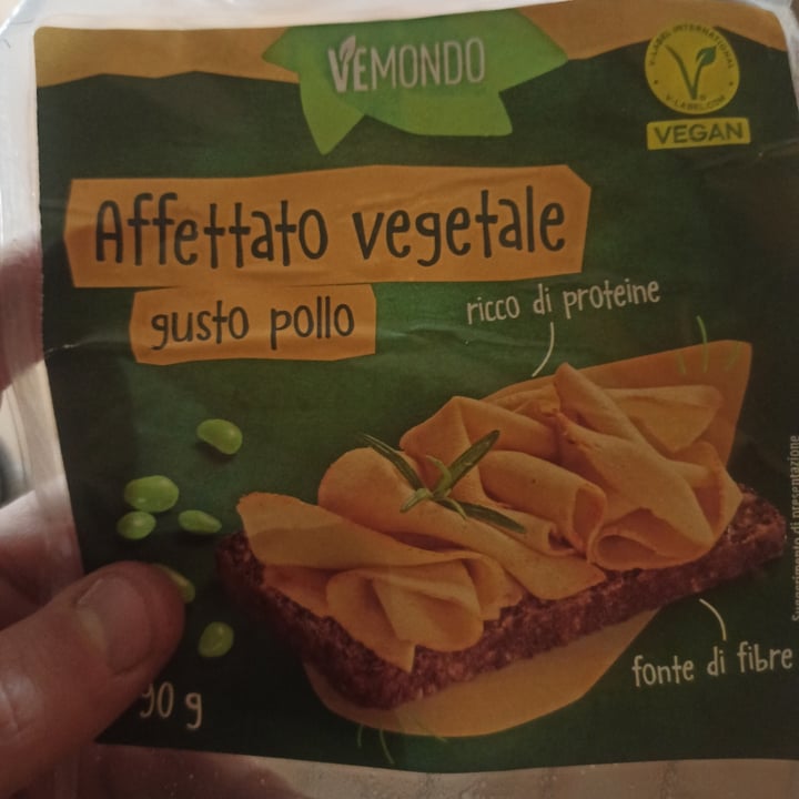 photo of Vemondo Affettato Vegetale Gusto Pollo shared by @ringhiomr on  13 Jan 2024 - review