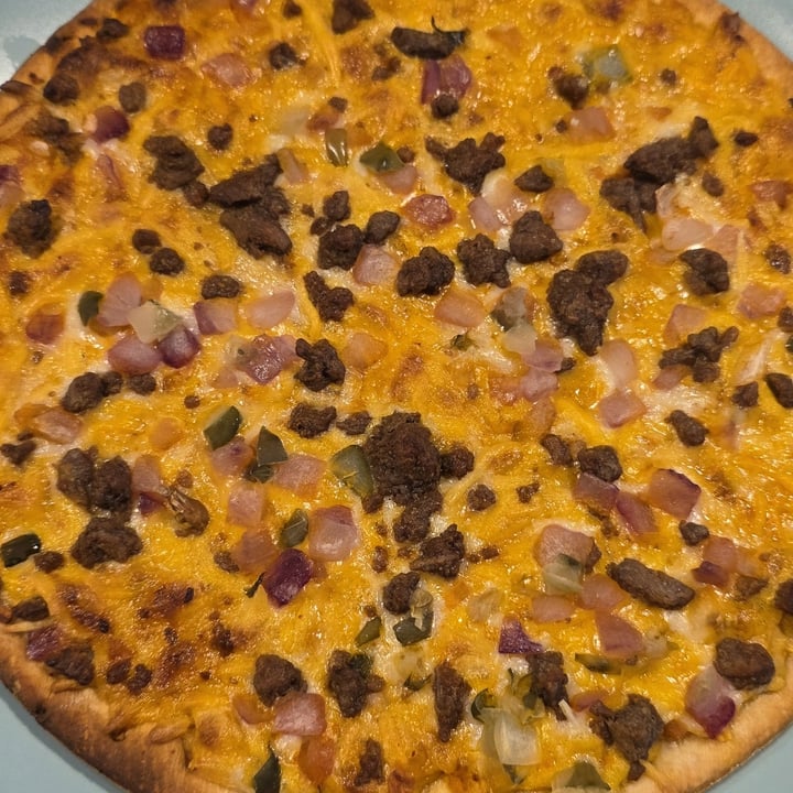 photo of Daiya Cheeseburger Flavour Gluten-free Thin Crust Pizza shared by @theveglife on  04 Sep 2025 - review