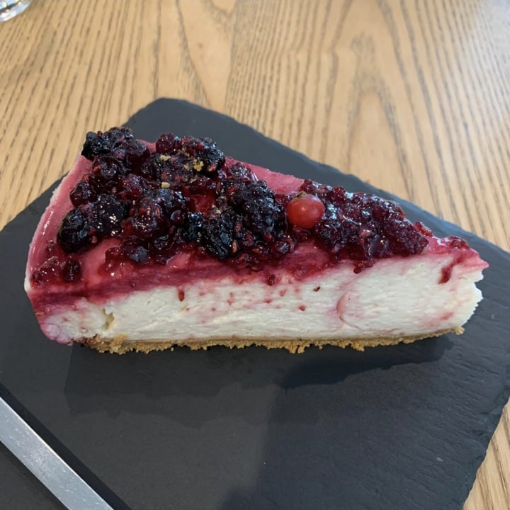 photo of DaTerra Baixa Berry Cheesecake shared by @miriam27 on  02 Oct 2023 - review