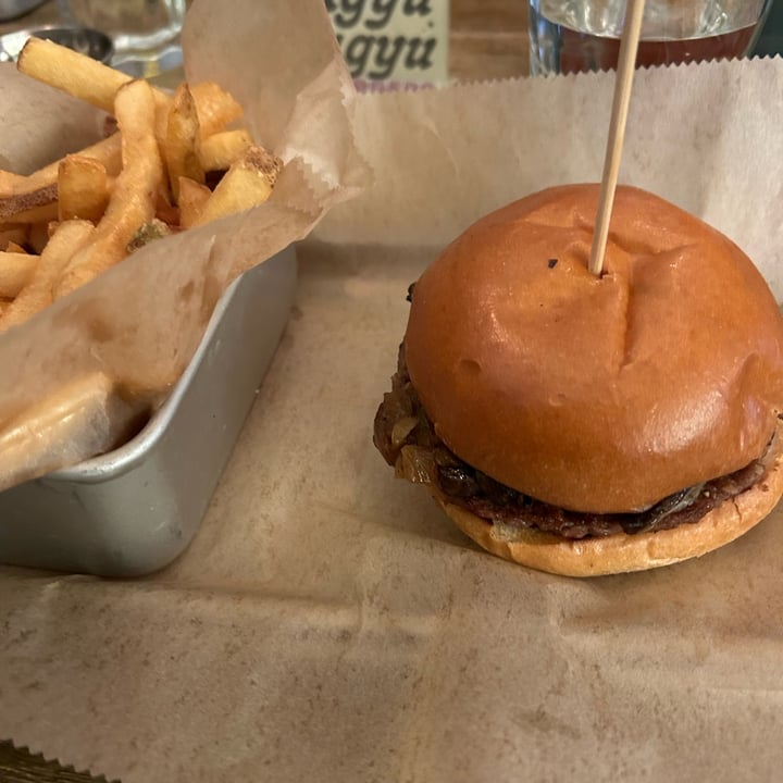 photo of Bareburger Impossible Burger shared by @wisecamel86 on  07 Apr 2024 - review