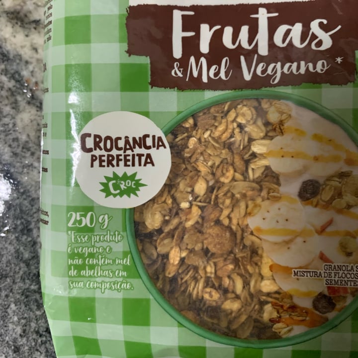photo of Mãe Terra Granola Fruts & Mel Vegano shared by @vimauro on  14 Sep 2025 - review