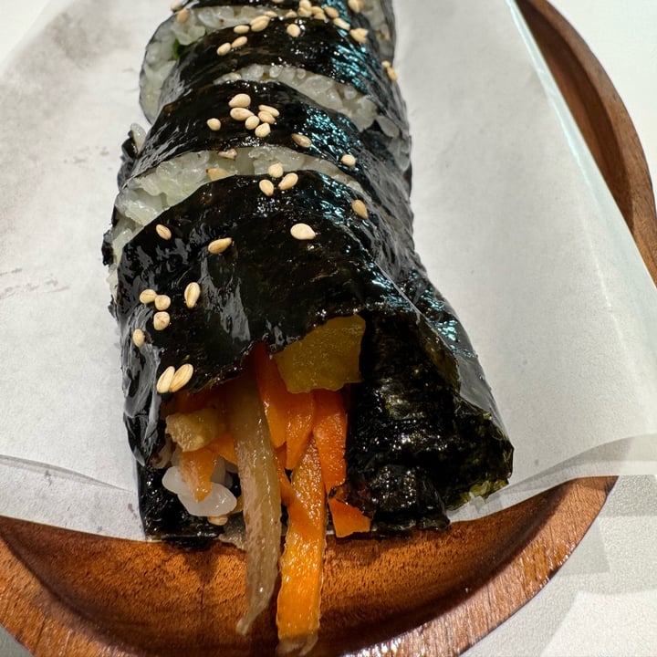 photo of SIDESHOW Vegetable Gimbap shared by @veganmadhuri on  08 Apr 2025 - review