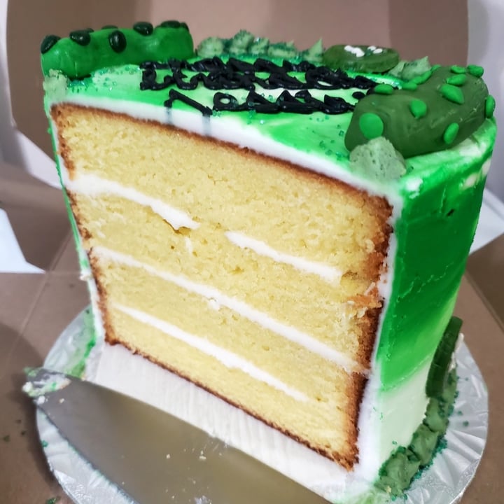 photo of The Hearty Hooligan Lemon Coconut 6" Cake (Special Order) shared by @whatacuriousnotion on  25 Mar 2025 - review