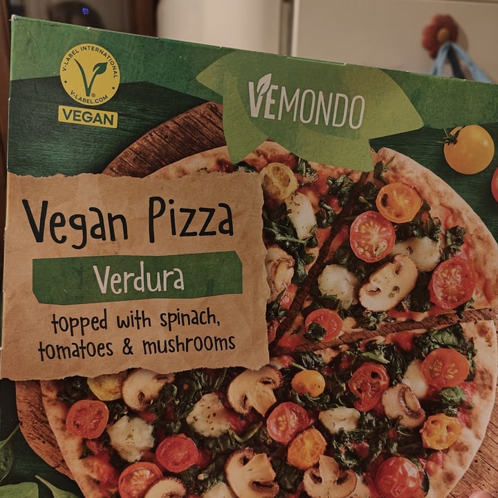 photo of Vemondo Vegan Pizza Verdura with Spinach, Tomatoes & Mushrooms shared by @dalaise on  11 Dec 2023 - review
