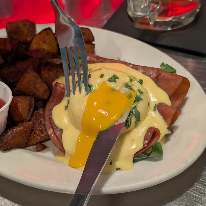 photo of Francis All About The Bennys shared by @iszy on  05 Oct 2025 - review