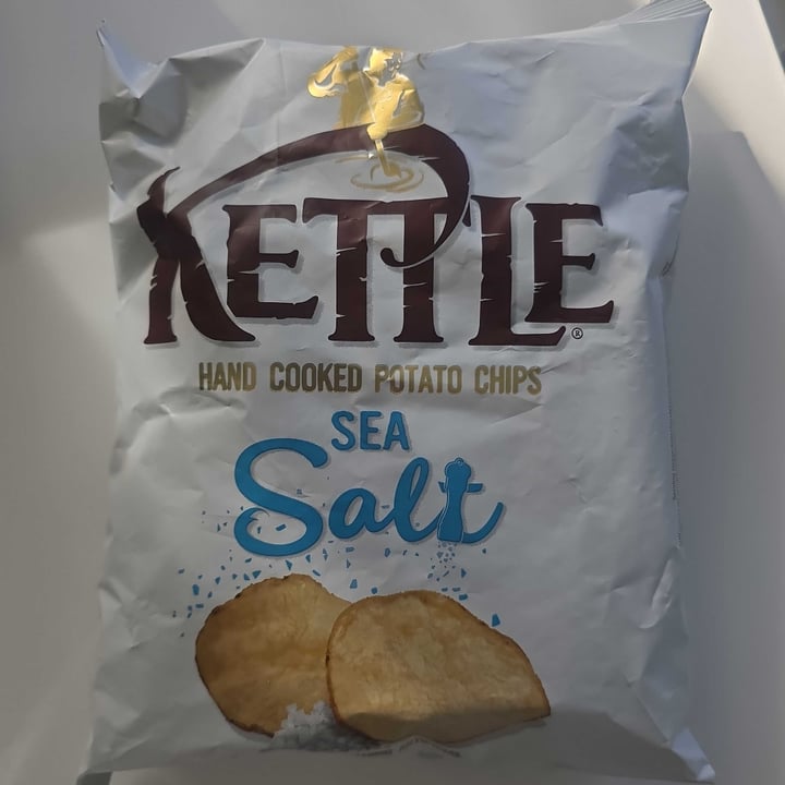 photo of Kettle chips Kettle chips sea salt potato chips shared by @alvi2957 on  22 Nov 2024 - review