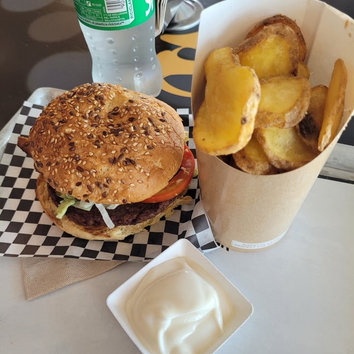 photo of Homeburger Veg Burger shared by @martinazuliani on  11 Oct 2023 - review