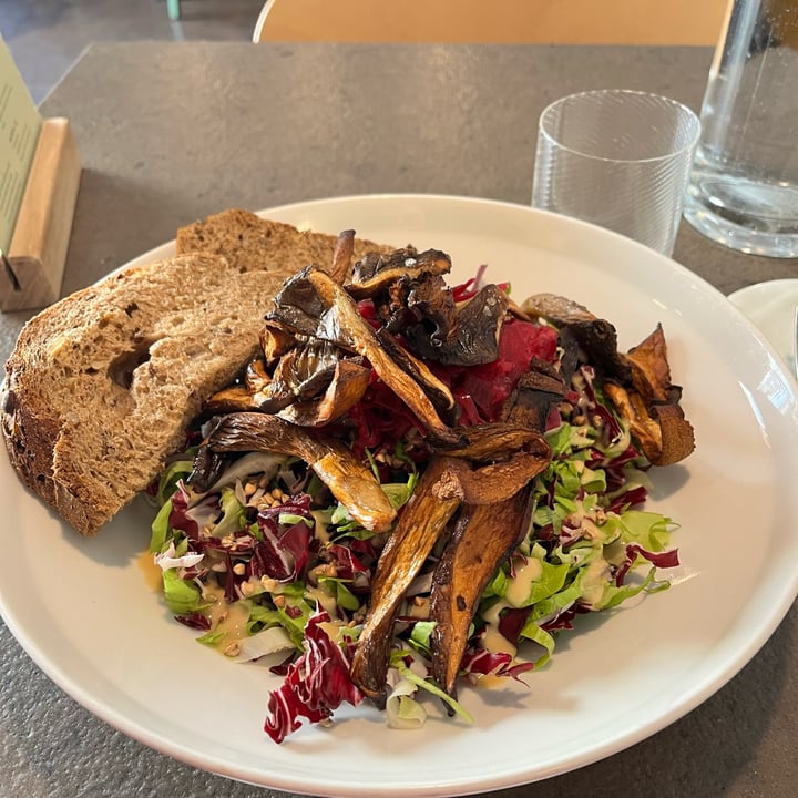 photo of Herbe - Food & Drink Vegetale Mushroom salad shared by @ademarsi on  15 Mar 2024 - review
