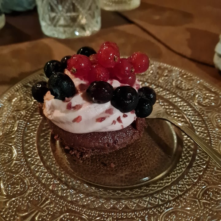photo of Il Pangolino - Vegan Bistrot Cupcake fragola e rabarbaro shared by @va1en on  28 Oct 2023 - review