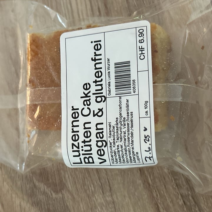 photo of Marktalle luzern Blüten Cake shared by @lucasigno on  28 May 2025 - review