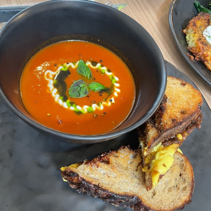 photo of Back to Eden Singapore (Cafe) roma tomato soup with sourdough shared by @laureguilbaud on  29 Aug 2023 - review