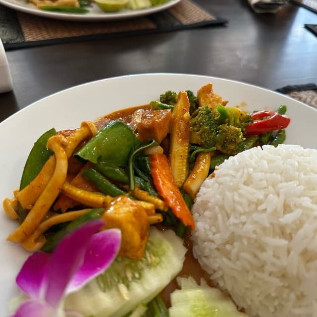 Photo of the dish “Thai Curry Vegetables on Rice เครื่องแกงผักราดข้าว”