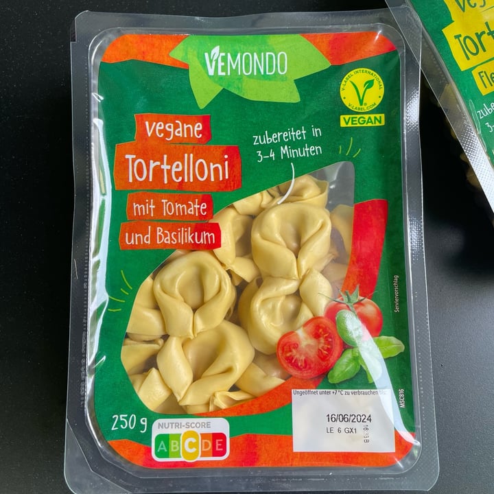photo of Vemondo Vegane Tortelloni mit Tomate und Basilikum shared by @gruenepaprika on  27 May 2024 - review