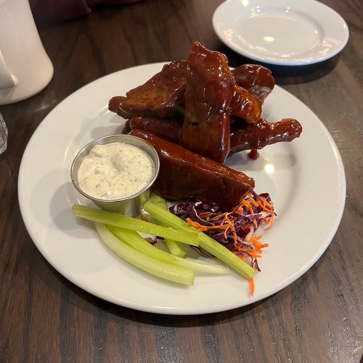 photo of The Chicago Diner, Logan Square BBQ Wings shared by @aubreyj27 on  14 Dec 2023 - review