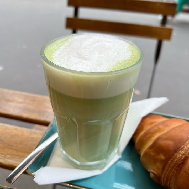 photo of VG Pâtisserie - Pâtisserie Végétale Matcha Latte shared by @deboramora on  03 Dec 2024 - review