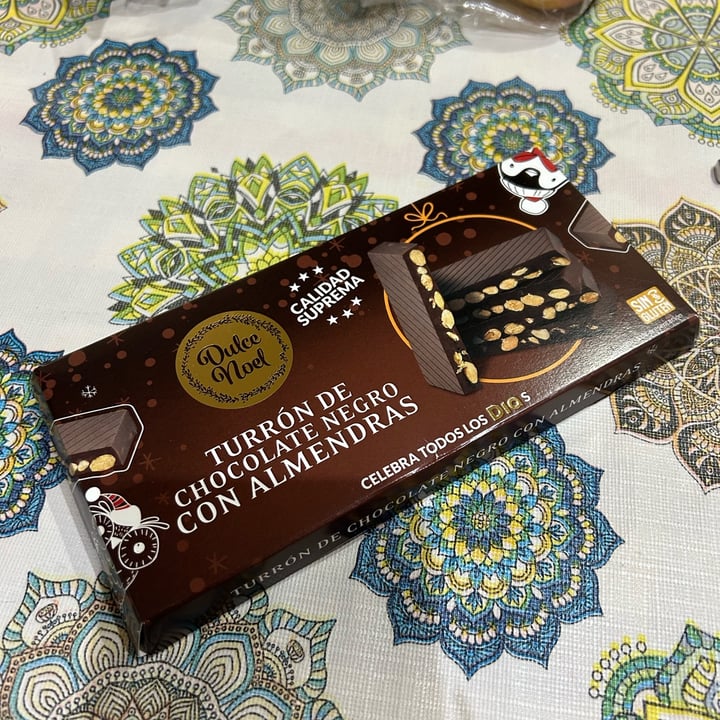 photo of Dia% Turrón de chocolate negro con almendras shared by @estelapolar on  18 Oct 2024 - review