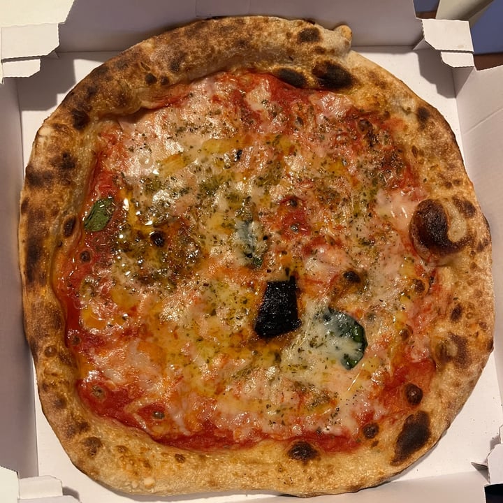 photo of Puró Di Vincenzo Farina pizza margherita veg shared by @simonaalbanese on  12 May 2025 - review