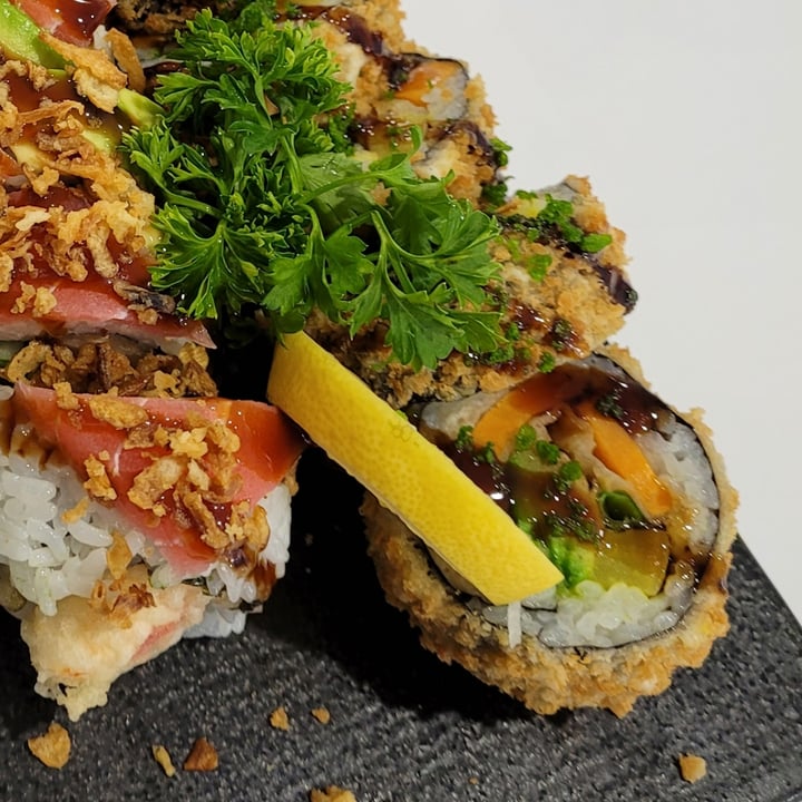 photo of SUSHI and TREE Vege Crunch Roll shared by @metalmel666 on  11 Apr 2024 - review