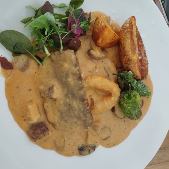 photo of Restaurante Alive Fricandó de Seitan shared by @rosaliab on  09 Aug 2025 - review